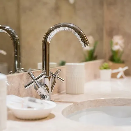Al - Apartamento Vila Sol F5 * Quarteira